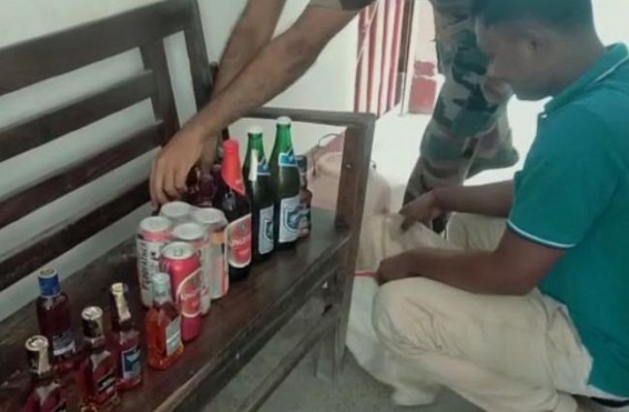 Udaipur : Police busted illegal Liquor sales in Matabari area Udaipur : Police busted illegal Liquor sales in Matabari area